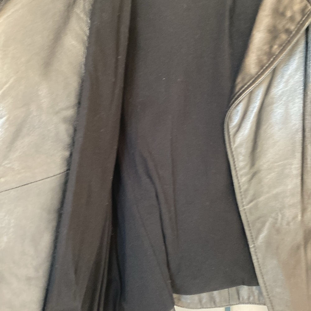 Leather jacket - Picture 4 of 7